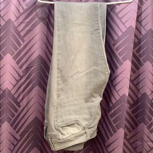 🛍New York and Company Gray Boyfriend Jeans!!